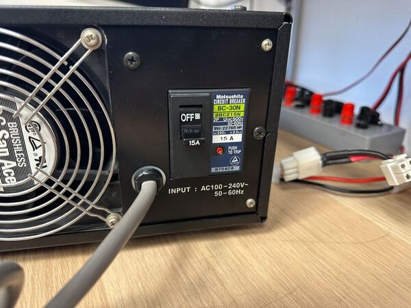 YAESU  QUADRA SYSTEM VL-1000 LINEARE STATO SOLIDO CON AT TUNER HF E 50 MHZ ULTIME SERIE COME NUOVO CON VP-1000 GARANZIA CSY AND SON CON IMBALLI