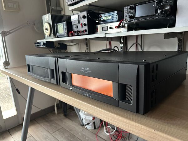 YAESU  QUADRA SYSTEM VL-1000 LINEARE STATO SOLIDO CON AT TUNER HF E 50 MHZ ULTIME SERIE COME NUOVO CON VP-1000 GARANZIA CSY AND SON CON IMBALLI