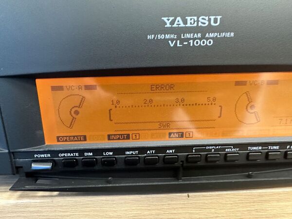 YAESU  QUADRA SYSTEM VL-1000 LINEARE STATO SOLIDO CON AT TUNER HF E 50 MHZ ULTIME SERIE COME NUOVO CON VP-1000 GARANZIA CSY AND SON CON IMBALLI