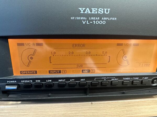 YAESU  QUADRA SYSTEM VL-1000 LINEARE STATO SOLIDO CON AT TUNER HF E 50 MHZ ULTIME SERIE COME NUOVO CON VP-1000 GARANZIA CSY AND SON CON IMBALLI