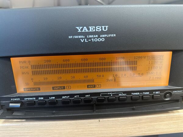 YAESU  QUADRA SYSTEM VL-1000 LINEARE STATO SOLIDO CON AT TUNER HF E 50 MHZ ULTIME SERIE COME NUOVO CON VP-1000 GARANZIA CSY AND SON CON IMBALLI