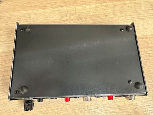 MFJ-1263 cCOMMUTATORE TRA DUE MICROFONI E DUE RADIO OTTIMO