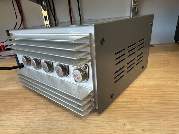 INTEK PS 2025S ALIMENTATORE LINEARE 23 AMPERE PEP CON STRUMENTI V/A OTTIMO