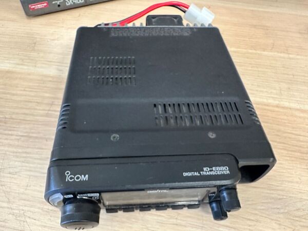 ICOM ID E 880 BIBANDA VEICOLARE ANALOGICO DIGITALE D STAR OTTIMO CON IMBALLO