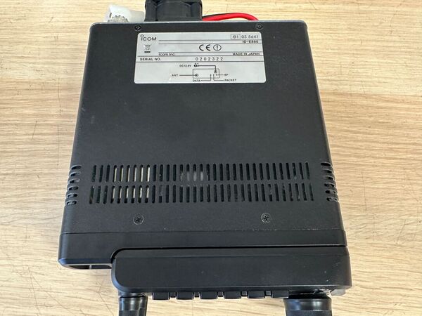 ICOM ID E 880 BIBANDA VEICOLARE ANALOGICO DIGITALE D STAR OTTIMO CON IMBALLO