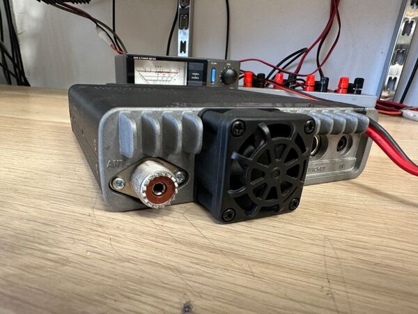 ICOM ID E 880 BIBANDA VEICOLARE ANALOGICO DIGITALE D STAR OTTIMO CON IMBALLO