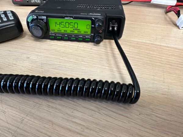 ICOM ID E 880 BIBANDA VEICOLARE ANALOGICO DIGITALE D STAR OTTIMO CON IMBALLO