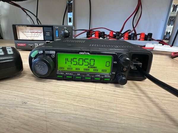 ICOM ID E 880 BIBANDA VEICOLARE ANALOGICO DIGITALE D STAR OTTIMO CON IMBALLO