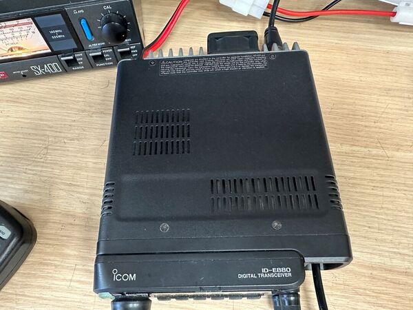 ICOM ID E 880 BIBANDA VEICOLARE ANALOGICO DIGITALE D STAR OTTIMO CON IMBALLO