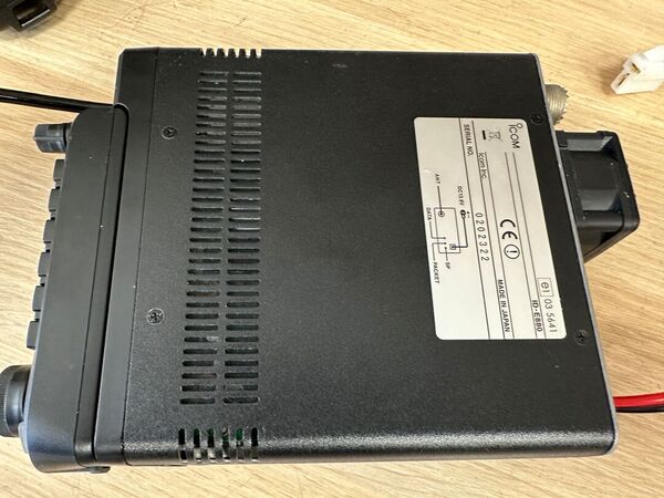 ICOM ID E 880 BIBANDA VEICOLARE ANALOGICO DIGITALE D STAR OTTIMO CON IMBALLO