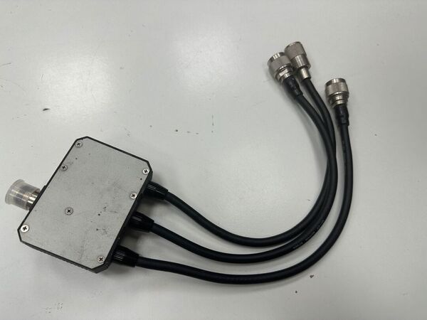 COMET CFX-431 TRIPLEXER 1,3-150 MHZ /350-500 MHZ/840-1400 MHZ OTTIMO