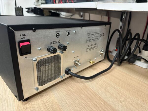 ACOM 1000  HF E 50 MHZ LINEARE A VALVOLA 1 KW ULTIMA VERSIONE OTTIMO