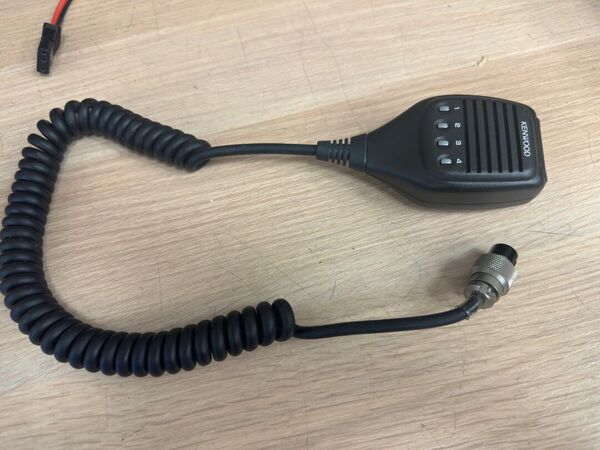 KENWOOD TS 60 RTX 50 MHZ ALL MODE OTTIMO CON STAFFA