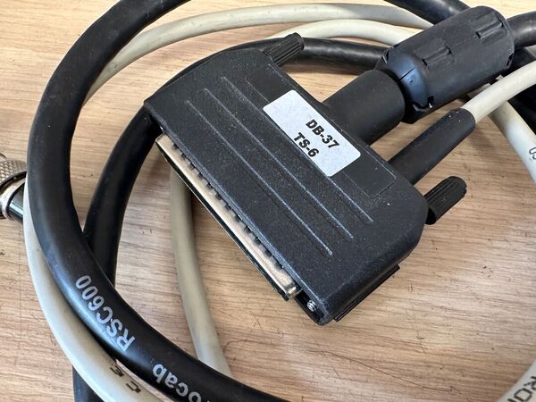 MICROHAM RADIO CABLE DB 37 TS 6 CAVO PER COLLEGAMENTO  KENWOOD TS 440 E TS 850 E SIMILARI PER MICROHAM MICRO KEYER, COME NUOVO CON IMBALLO