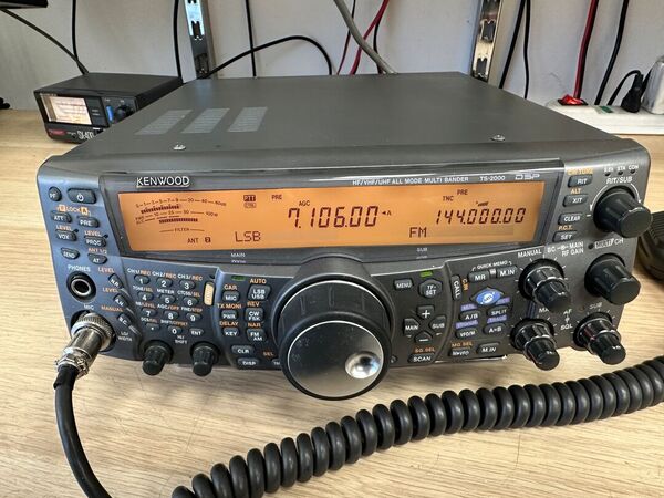 KENWOOD TS 2000 QUADRIBANDA ALL MODE OTTIMO DOPPIO IMBALLO
