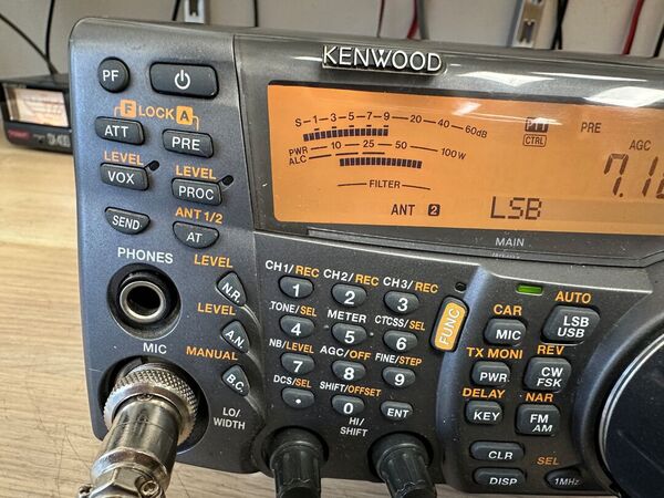 KENWOOD TS 2000 QUADRIBANDA ALL MODE OTTIMO DOPPIO IMBALLO