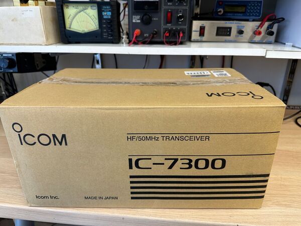 ICOM IC 7300 HF E 50 MHZ ALL MODE OTTIMO CON IMBALLO