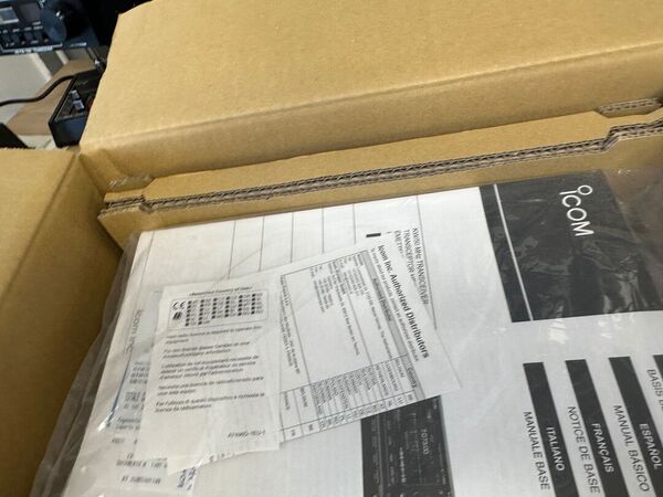 ICOM IC 7300 HF E 50 MHZ ALL MODE OTTIMO CON IMBALLO