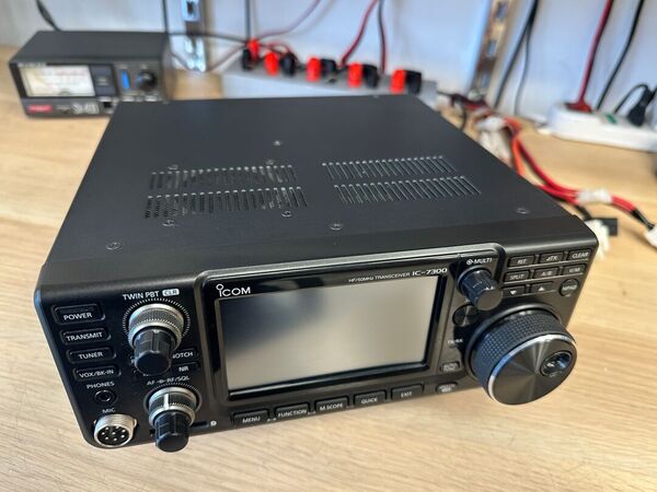ICOM IC 7300 HF E 50 MHZ ALL MODE OTTIMO CON IMBALLO
