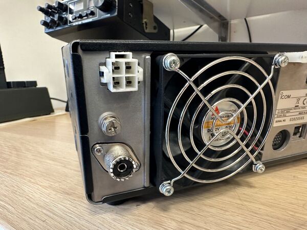 ICOM IC 7300 HF E 50 MHZ ALL MODE OTTIMO CON IMBALLO