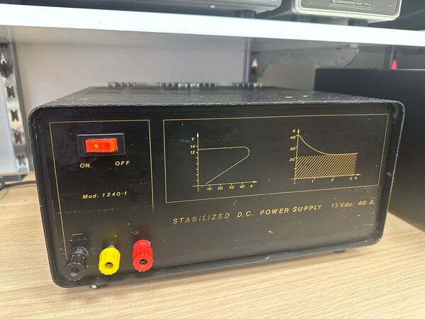 ZETAGI MOD 1240-1 ALIMENTATORE STABILIZZZATO LINEARE BUONO STATO