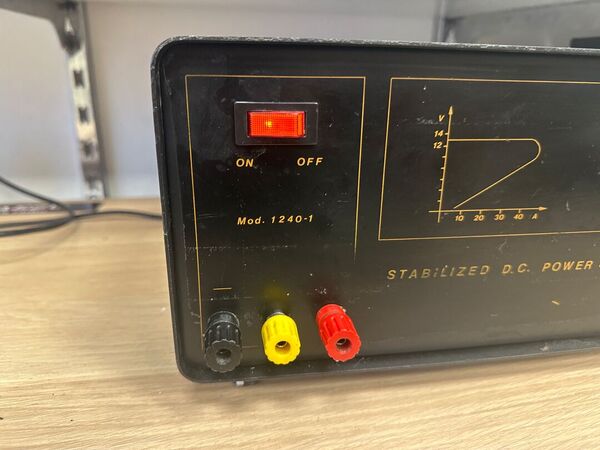 ZETAGI MOD 1240-1 ALIMENTATORE STABILIZZZATO LINEARE BUONO STATO