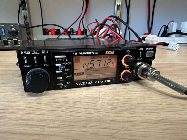 YAESU FT 212 RH VEICOLARE VHF 50 WATT CON SCHEDA TONI  E REC OTTIMO CON IMBALLO