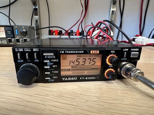 YAESU FT 212 RH VEICOLARE VHF 50 WATT CON SCHEDA TONI  E REC OTTIMO CON IMBALLO