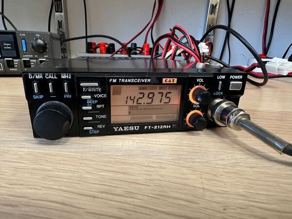 YAESU FT 212 RH VEICOLARE VHF 50 WATT CON SCHEDA TONI  E REC OTTIMO CON IMBALLO