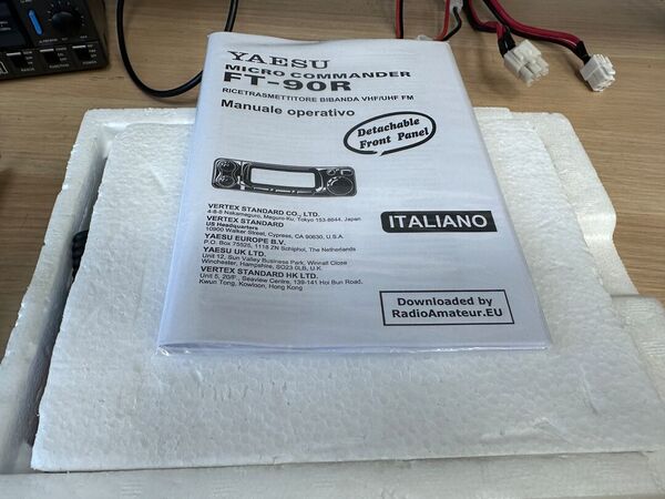 YAESU FT 90 R BIBANDA VEICOLARE 50 WATT OTTIMO E RARO CON IMBALLO