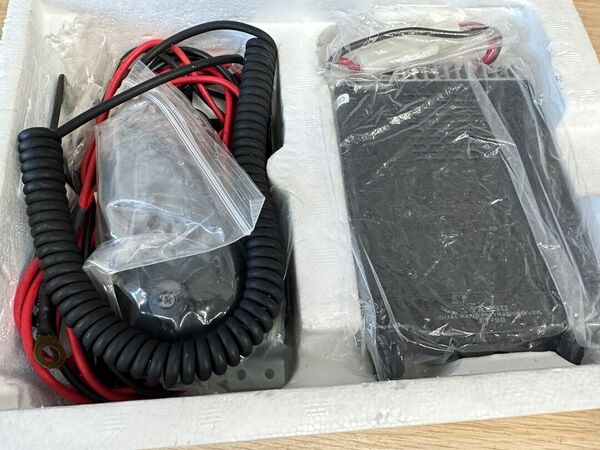 YAESU FT 90 R BIBANDA VEICOLARE 50 WATT OTTIMO E RARO CON IMBALLO