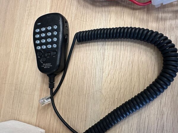 YAESU FT 90 R BIBANDA VEICOLARE 50 WATT OTTIMO E RARO CON IMBALLO