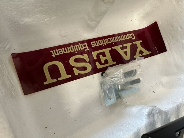 YAESU FT 90 R BIBANDA VEICOLARE 50 WATT OTTIMO E RARO CON IMBALLO