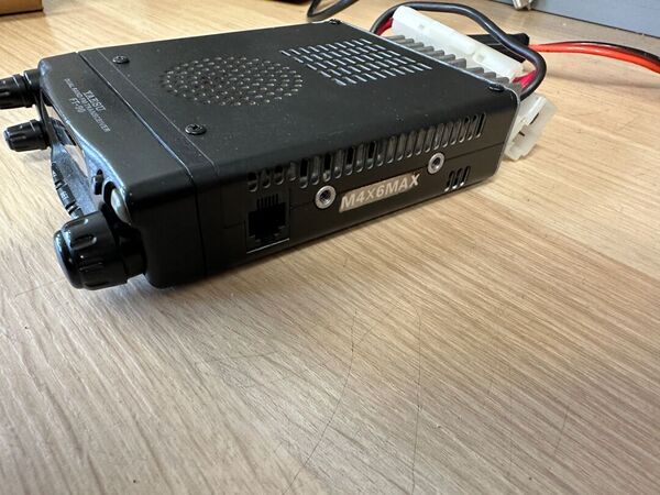 YAESU FT 90 R BIBANDA VEICOLARE 50 WATT OTTIMO E RARO CON IMBALLO