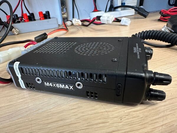 YAESU FT 90 R BIBANDA VEICOLARE 50 WATT OTTIMO E RARO CON IMBALLO