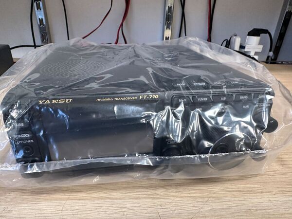 YAESU FT 710 AESS HF E 50 MHZ ALL MODE COME NUOVO CON IMBALLO GARANZIA CSY AND SON