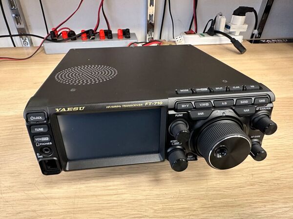 YAESU FT 710 AESS HF E 50 MHZ ALL MODE COME NUOVO CON IMBALLO GARANZIA CSY AND SON