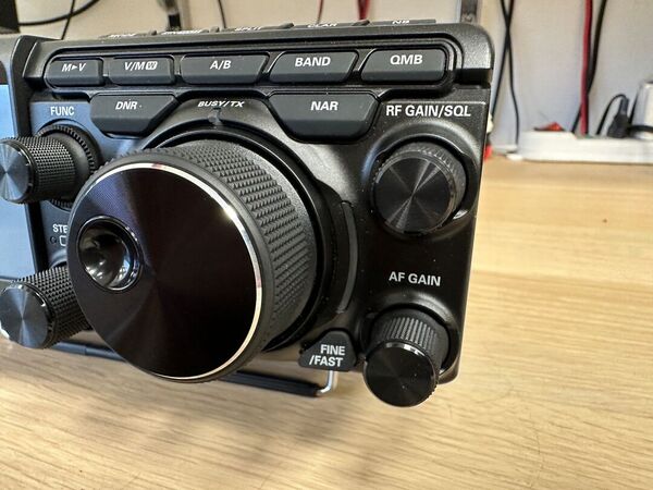 YAESU FT 710 AESS HF E 50 MHZ ALL MODE COME NUOVO CON IMBALLO GARANZIA CSY AND SON