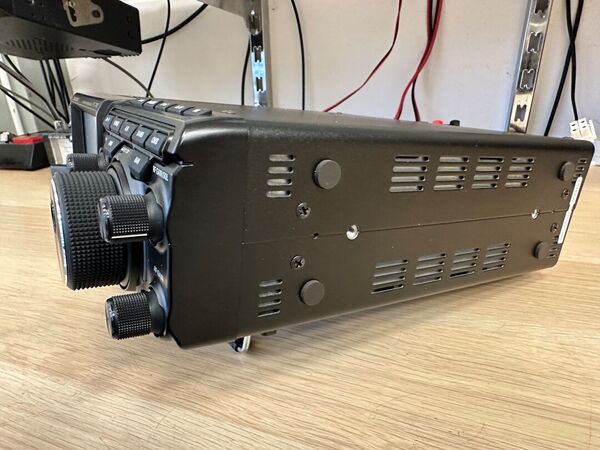 YAESU FT 710 AESS HF E 50 MHZ ALL MODE COME NUOVO CON IMBALLO GARANZIA CSY AND SON