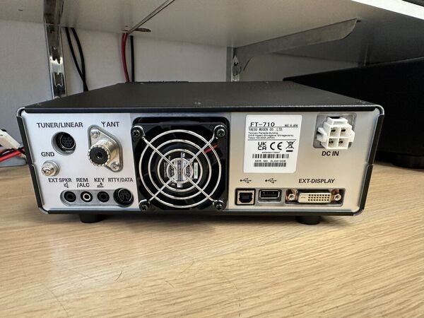 YAESU FT 710 AESS HF E 50 MHZ ALL MODE COME NUOVO CON IMBALLO GARANZIA CSY AND SON