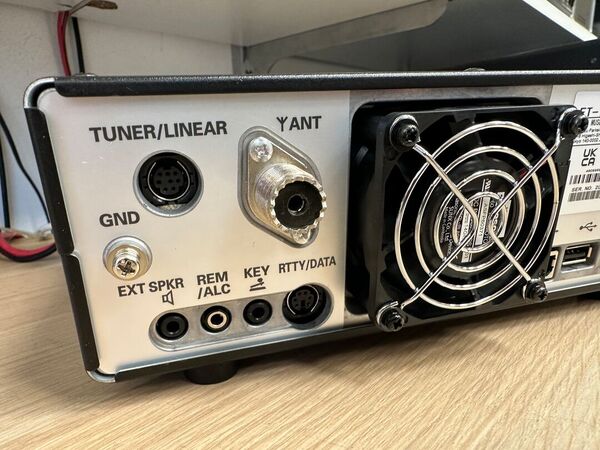 YAESU FT 710 AESS HF E 50 MHZ ALL MODE COME NUOVO CON IMBALLO GARANZIA CSY AND SON