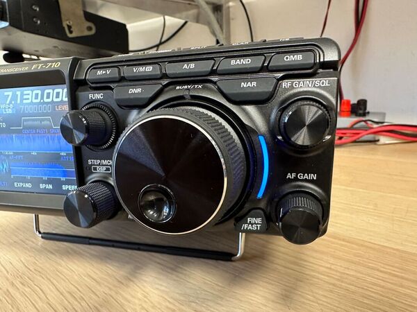 YAESU FT 710 AESS HF E 50 MHZ ALL MODE COME NUOVO CON IMBALLO GARANZIA CSY AND SON