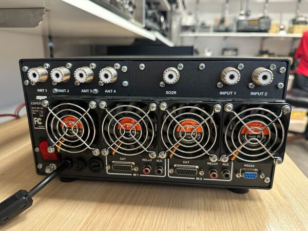 SPE EXPERT 1K-FA LINEARE HF E 50 MHX STATO SOLIDO 1 KW  CON ATU COME NUOVO