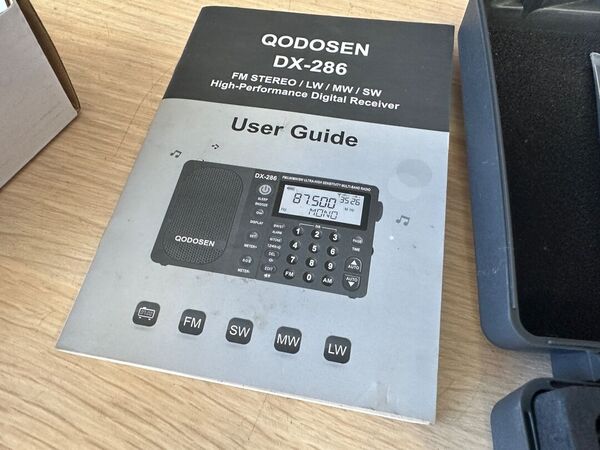 QODOSEN DX 286 RICEVITORE SCANNER PORTATILE DA 64 A 108 MHZ- 144 A 519 KHZ-520 A 1710 KHZ- 1711 A 27000KHZ COME NUOVA CON VALIGETTA E IMBALLO