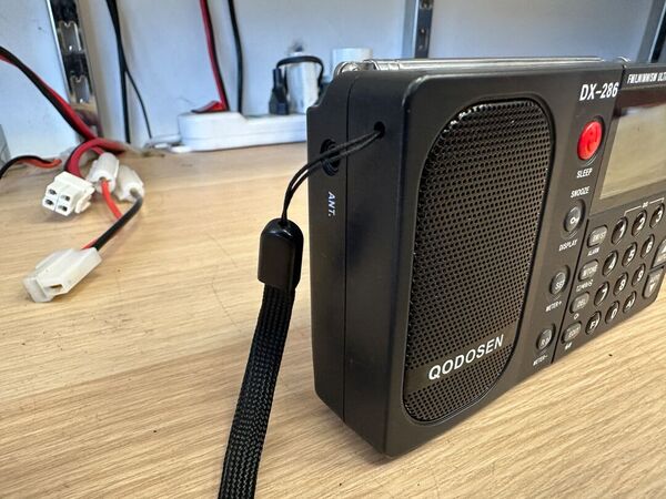 QODOSEN DX 286 RICEVITORE SCANNER PORTATILE DA 64 A 108 MHZ- 144 A 519 KHZ-520 A 1710 KHZ- 1711 A 27000KHZ COME NUOVA CON VALIGETTA E IMBALLO