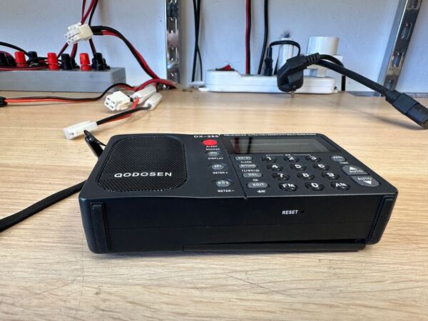 QODOSEN DX 286 RICEVITORE SCANNER PORTATILE DA 64 A 108 MHZ- 144 A 519 KHZ-520 A 1710 KHZ- 1711 A 27000KHZ COME NUOVA CON VALIGETTA E IMBALLO