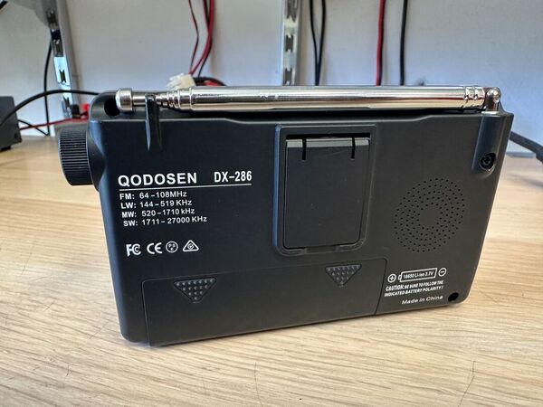 QODOSEN DX 286 RICEVITORE SCANNER PORTATILE DA 64 A 108 MHZ- 144 A 519 KHZ-520 A 1710 KHZ- 1711 A 27000KHZ COME NUOVA CON VALIGETTA E IMBALLO