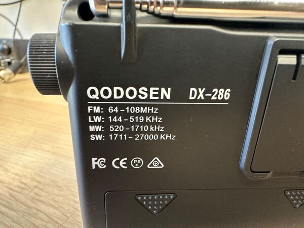 QODOSEN DX 286 RICEVITORE SCANNER PORTATILE DA 64 A 108 MHZ- 144 A 519 KHZ-520 A 1710 KHZ- 1711 A 27000KHZ COME NUOVA CON VALIGETTA E IMBALLO