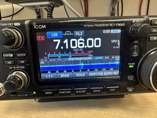 ICOM IC 7300 HF E 50 MHZ ALL MODE OTTIMO CON IMBALLO