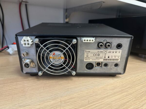 ICOM IC 7300 HF E 50 MHZ ALL MODE OTTIMO CON IMBALLO